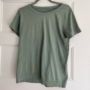 Green loose fitting swiftly tech